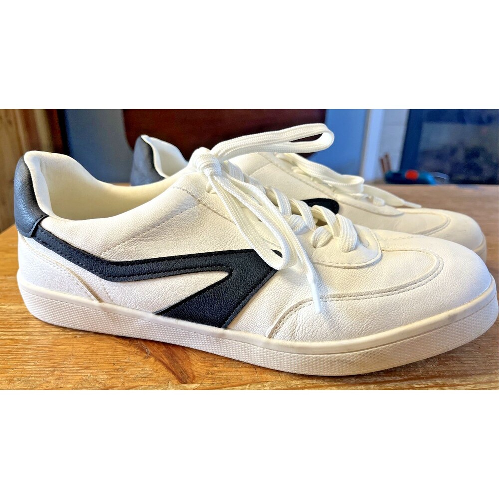 dv by Dolce Vita Women’s Vasser Retro Fashion Sneaker Black & White Shoe Size 10
